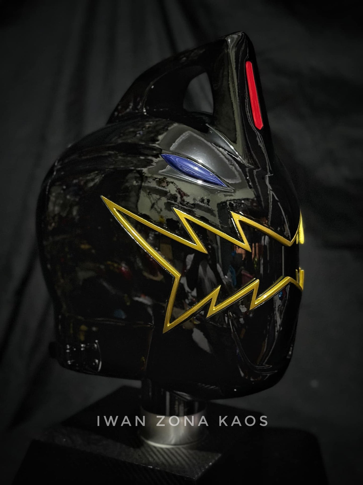 dino thunder black helmet / bakuryuu sentai abaranger helmet