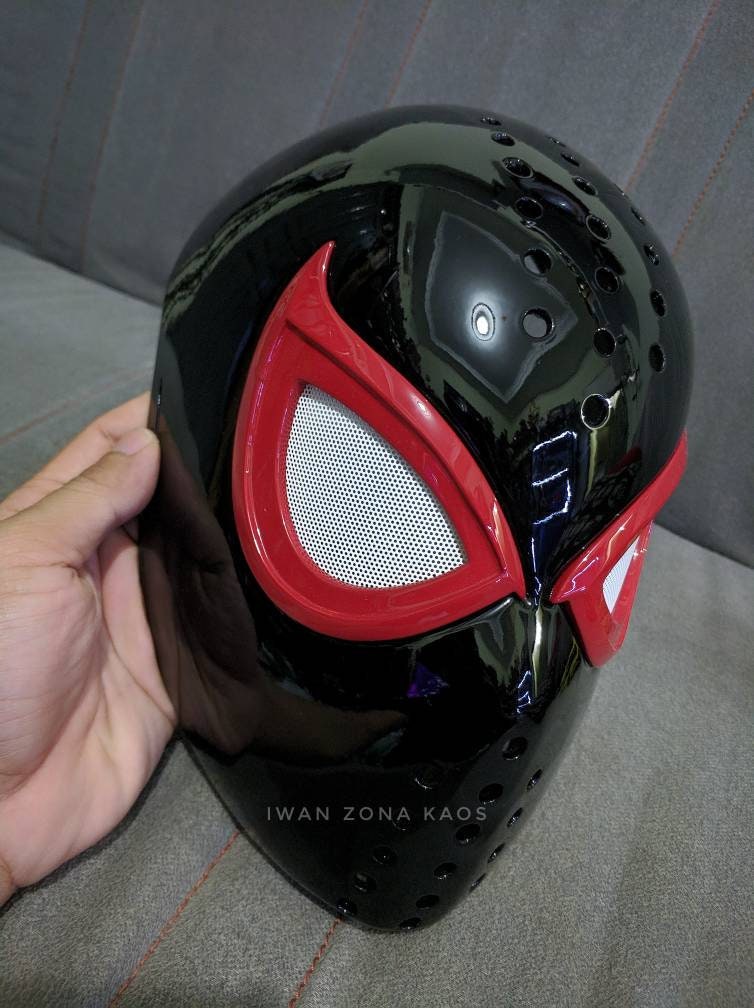 Miles morales ps5 faceshell and lenses