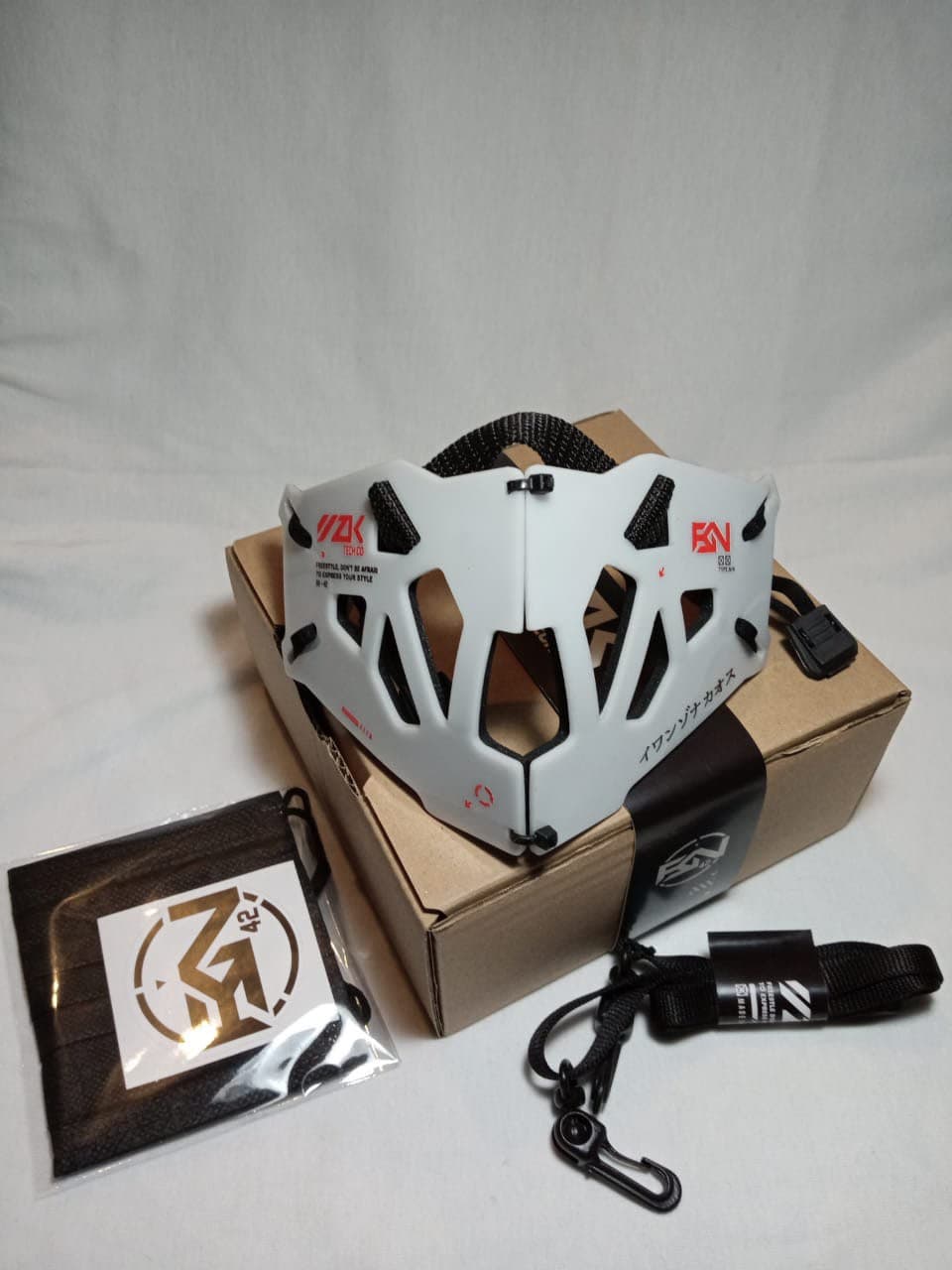 IZK BN 42 mask cover protector W01