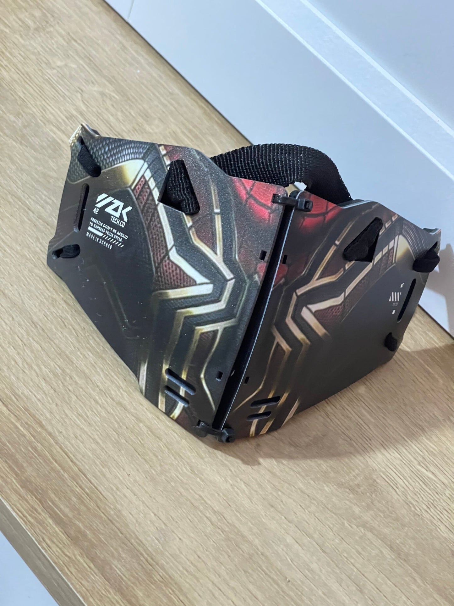 IZK BN 42 cover protector spiderman