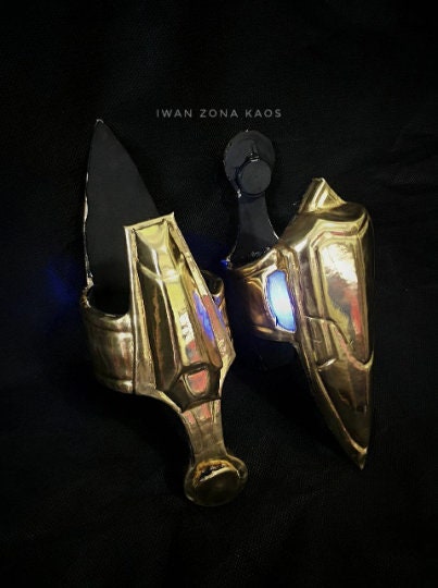 Web Shooter (X2) pair Iron Spider Led / Spider-Man Infinity War / Iron Spider