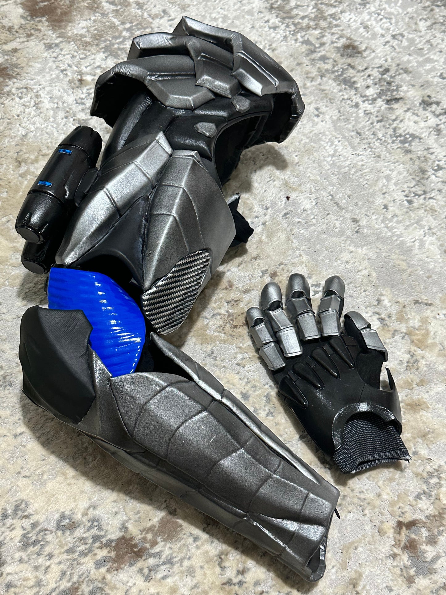 Cyborg spiderman / eye / cyborg arm / belt